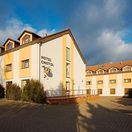 Hotel Chotol Horoměřice エクステリア 写真