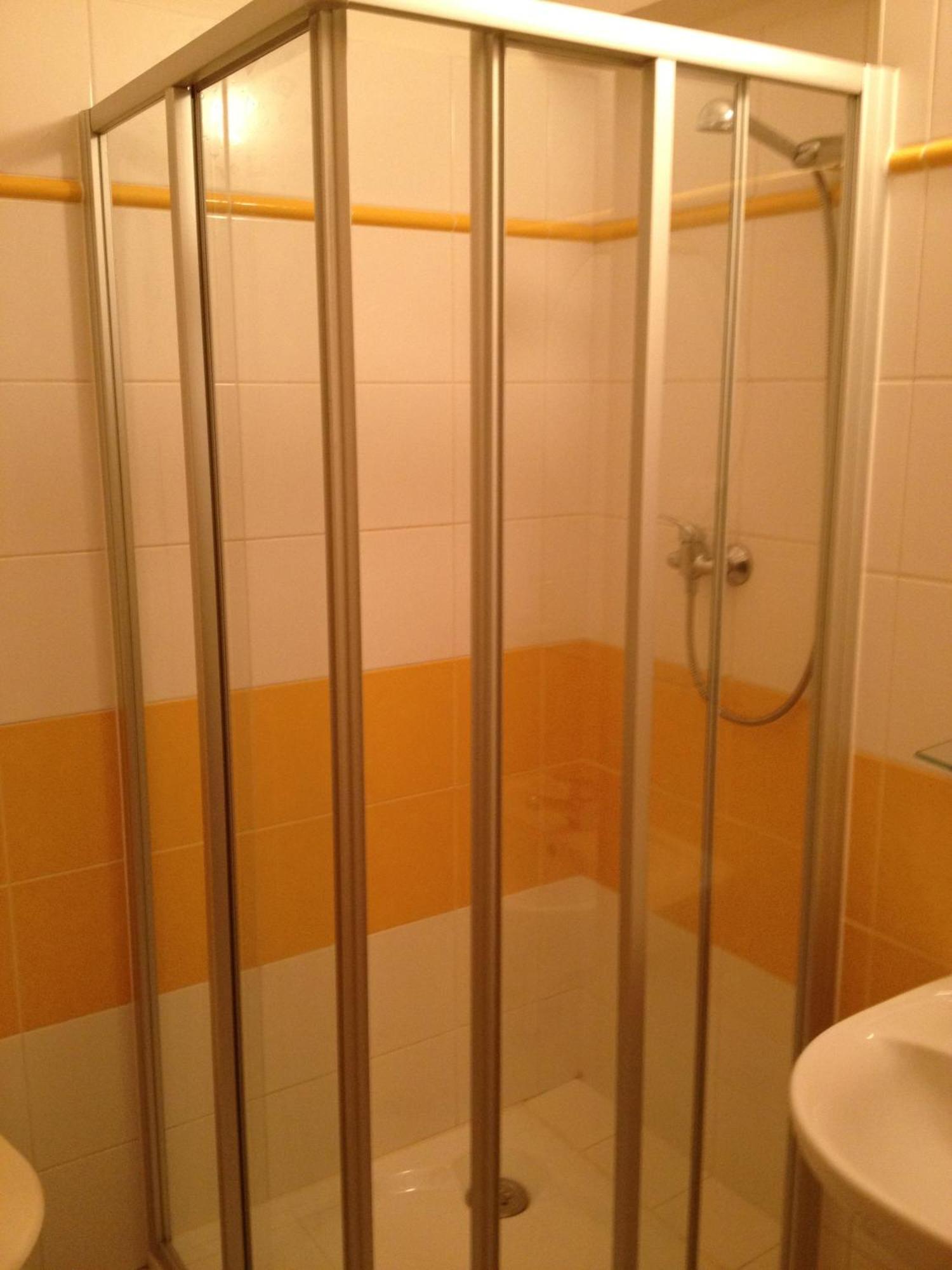 Hotel Chotol Horoměřice エクステリア 写真