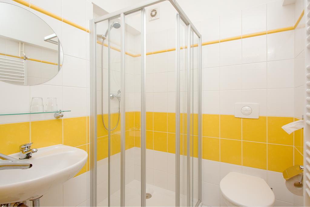 Hotel Chotol Horoměřice 部屋 写真