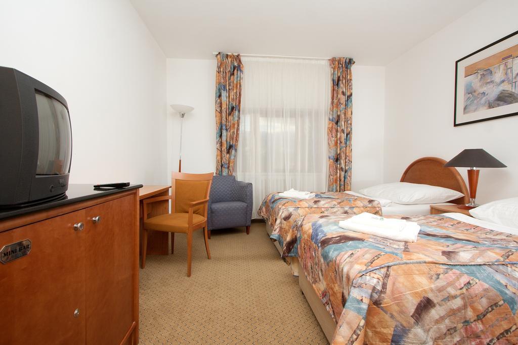 Hotel Chotol Horoměřice 部屋 写真